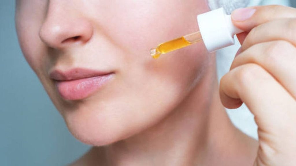 When is the Best Time to Use Vitamin C Serum